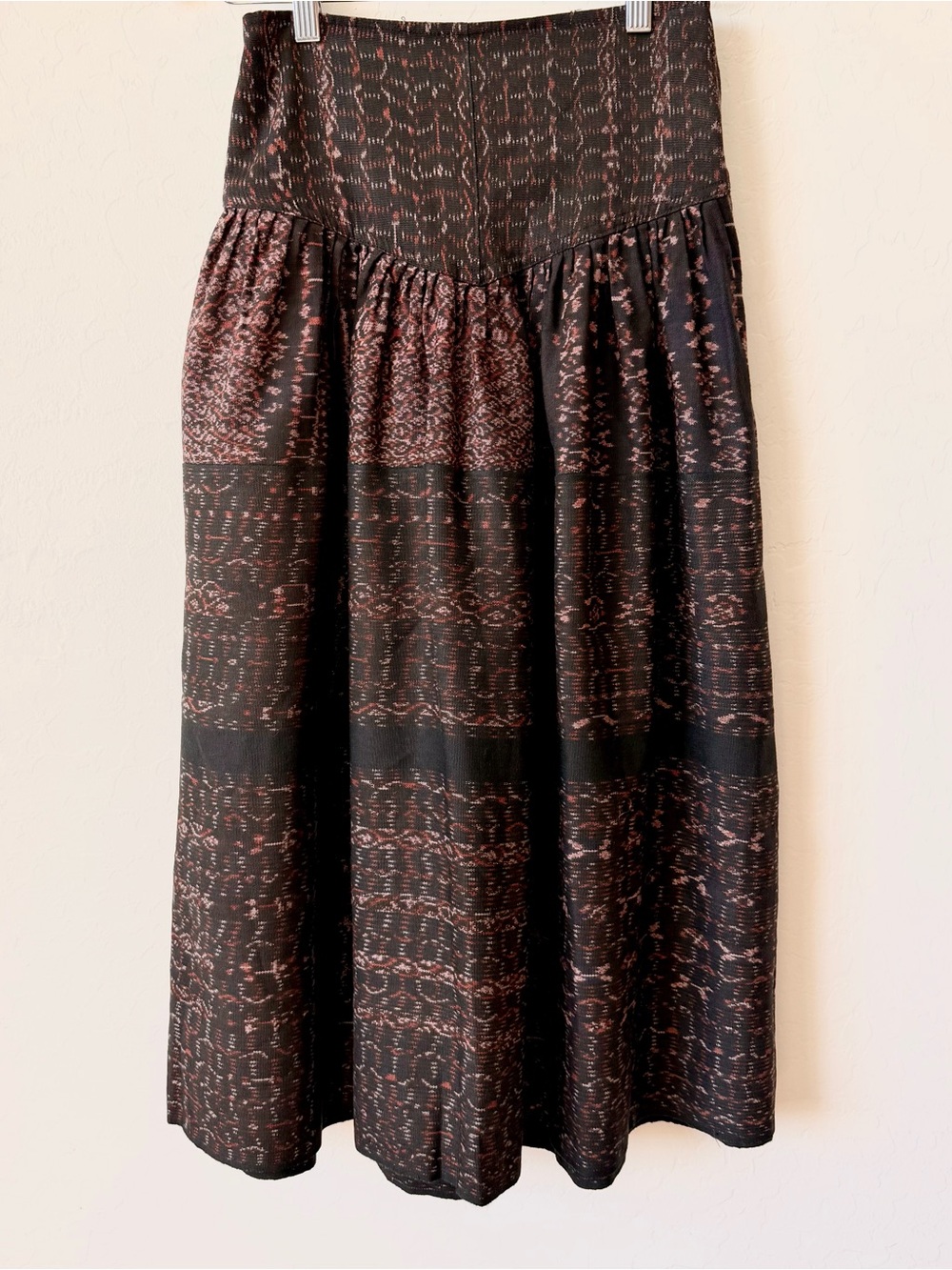 Vintage Boho Style Black Midi Skirt with Abstract Pattern
